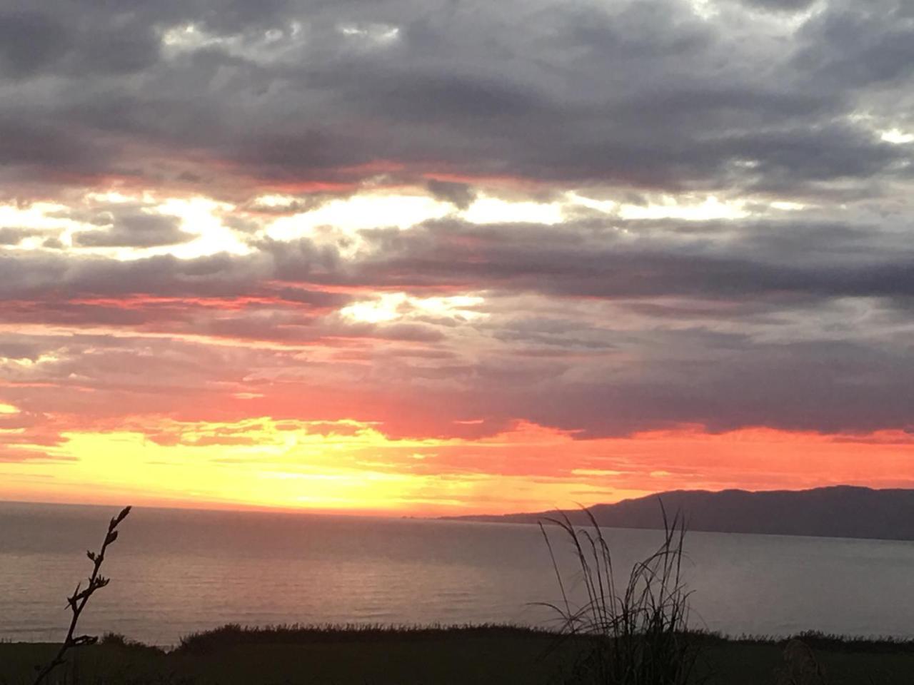 The Cliffs Seaside Lodge Tuatapere Eksteriør bilde