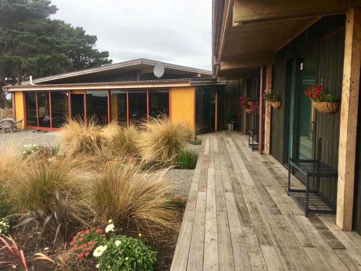 The Cliffs Seaside Lodge Tuatapere Eksteriør bilde